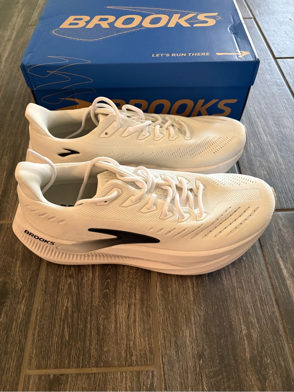 Brooks- Men’s Glycerin Max 2- White/Black/Chateau Grey size 12